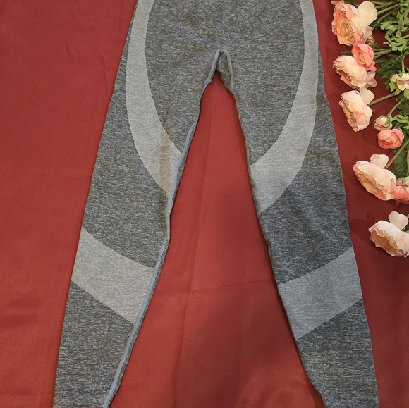 Grey Ultimate leggings S - Picture 2 of 2